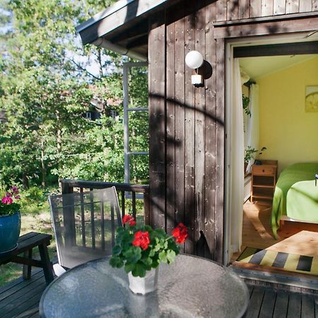B&B Eco-Village 12 Min From City ストックホルム エクステリア 写真