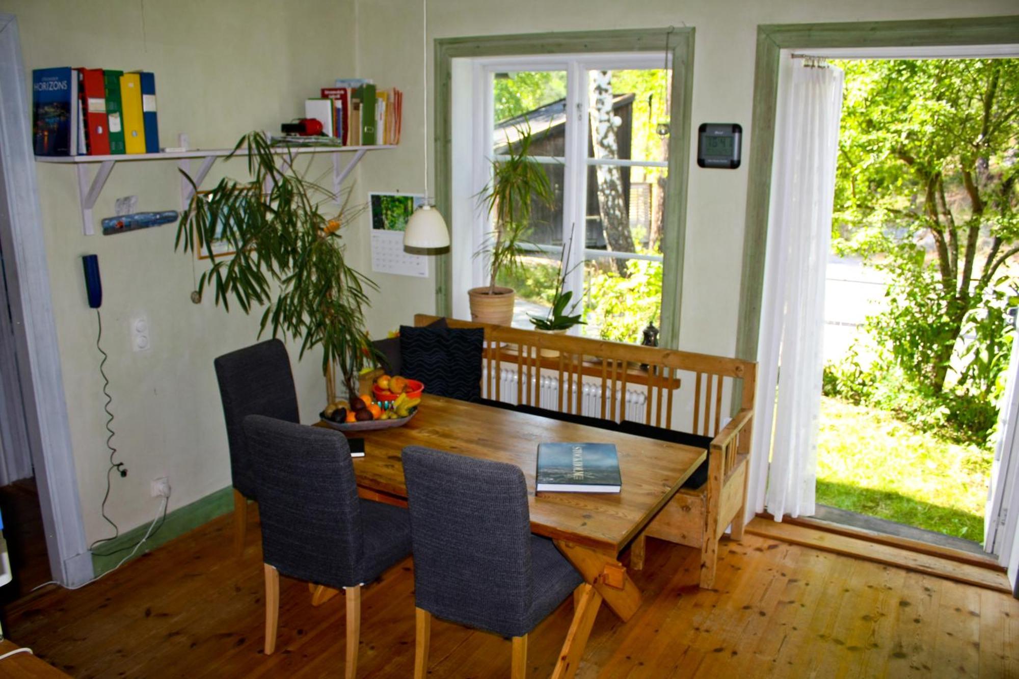 B&B Eco-Village 12 Min From City ストックホルム エクステリア 写真