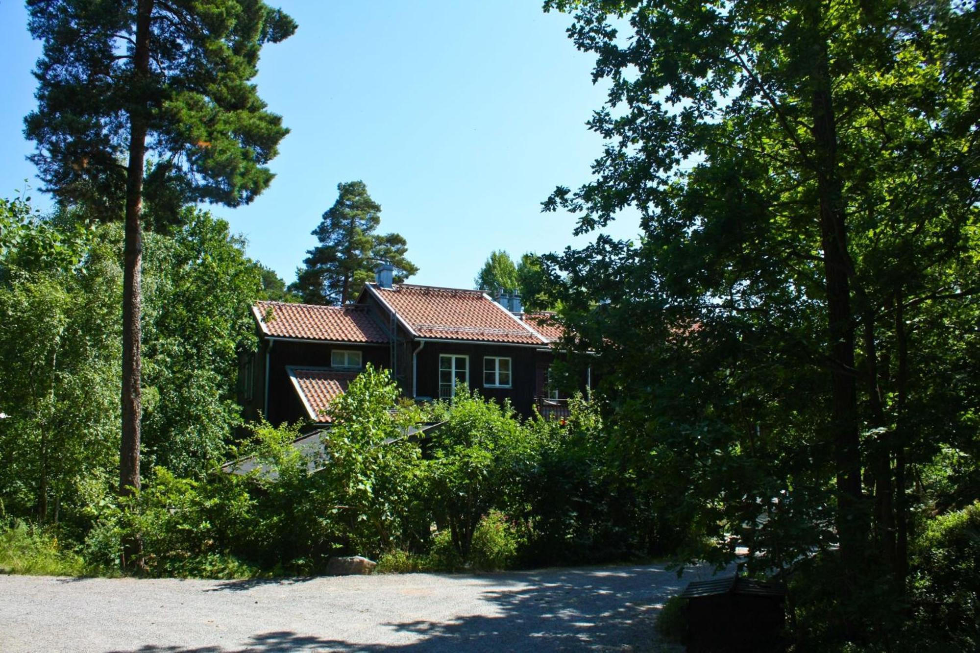 B&B Eco-Village 12 Min From City ストックホルム エクステリア 写真