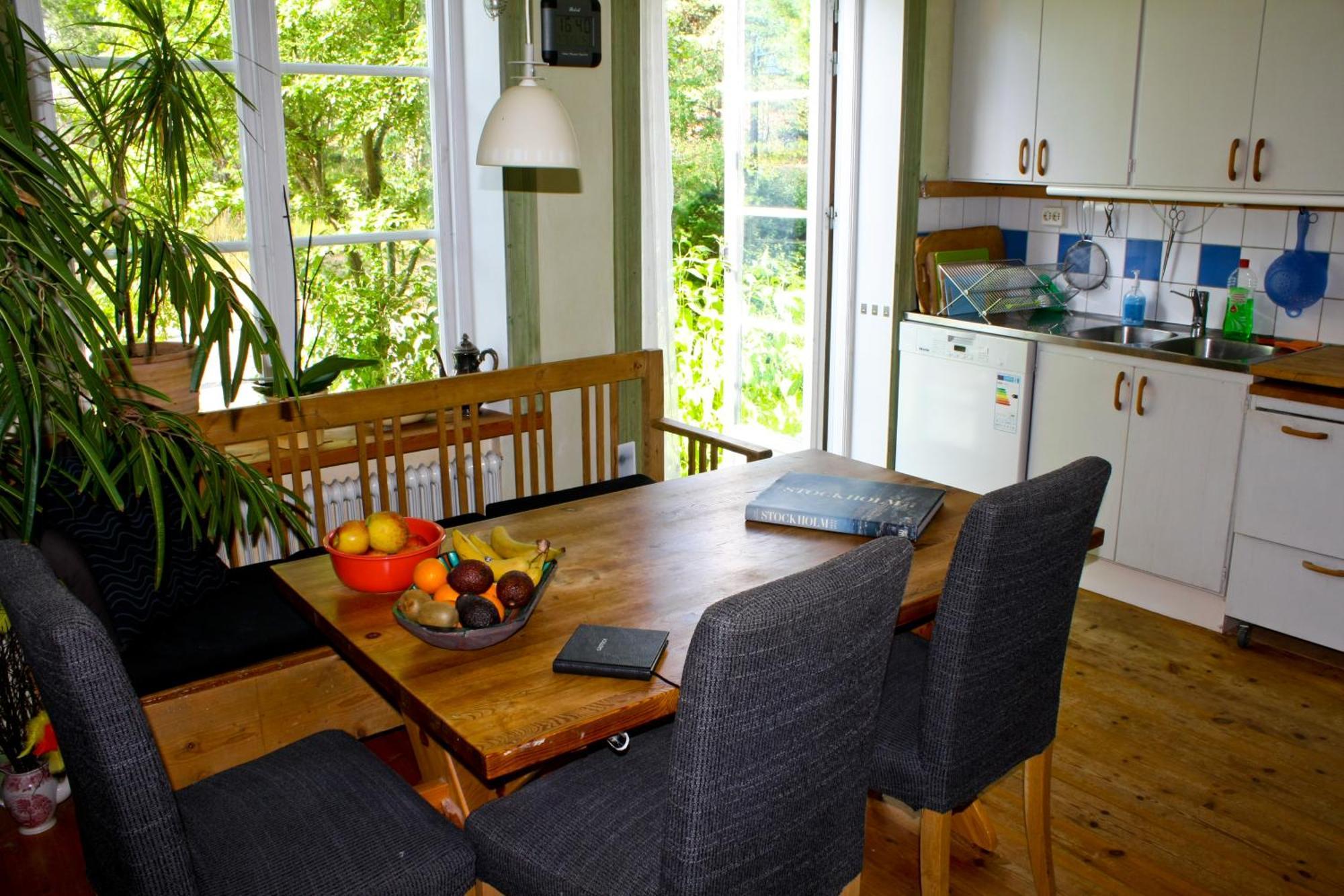 B&B Eco-Village 12 Min From City ストックホルム エクステリア 写真