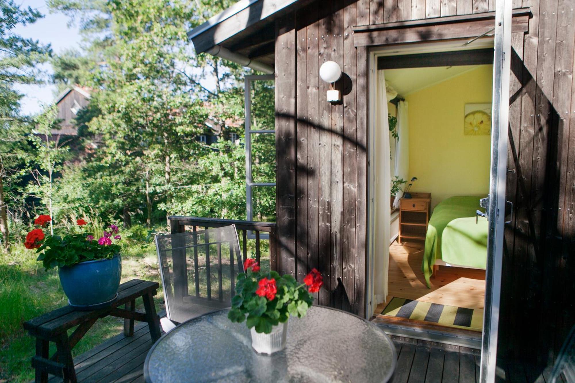B&B Eco-Village 12 Min From City ストックホルム エクステリア 写真