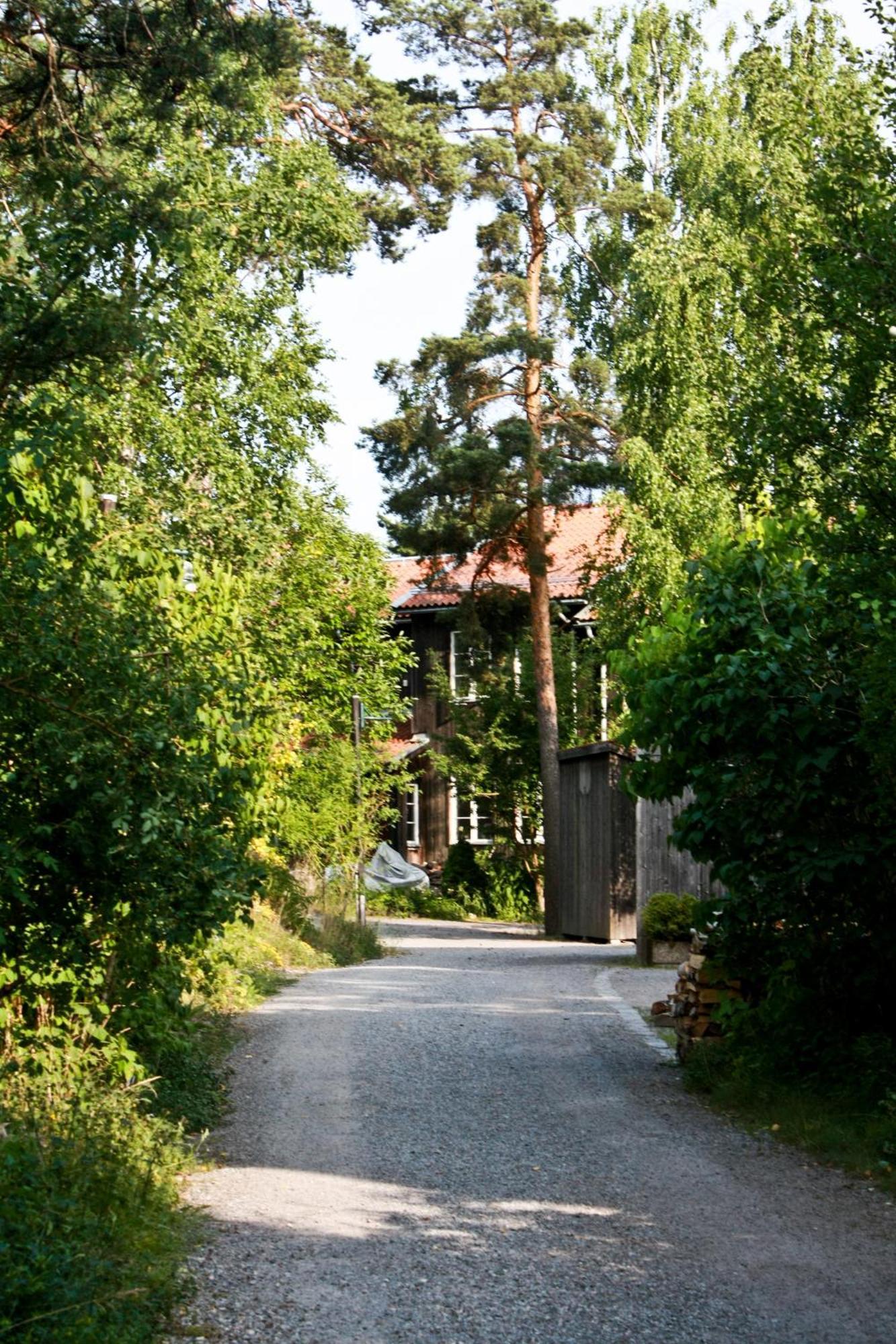 B&B Eco-Village 12 Min From City ストックホルム エクステリア 写真